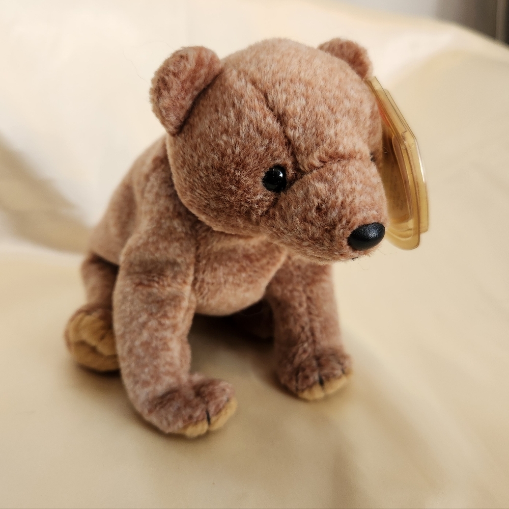 TY Beanie Baby Pecan The Brown Bear